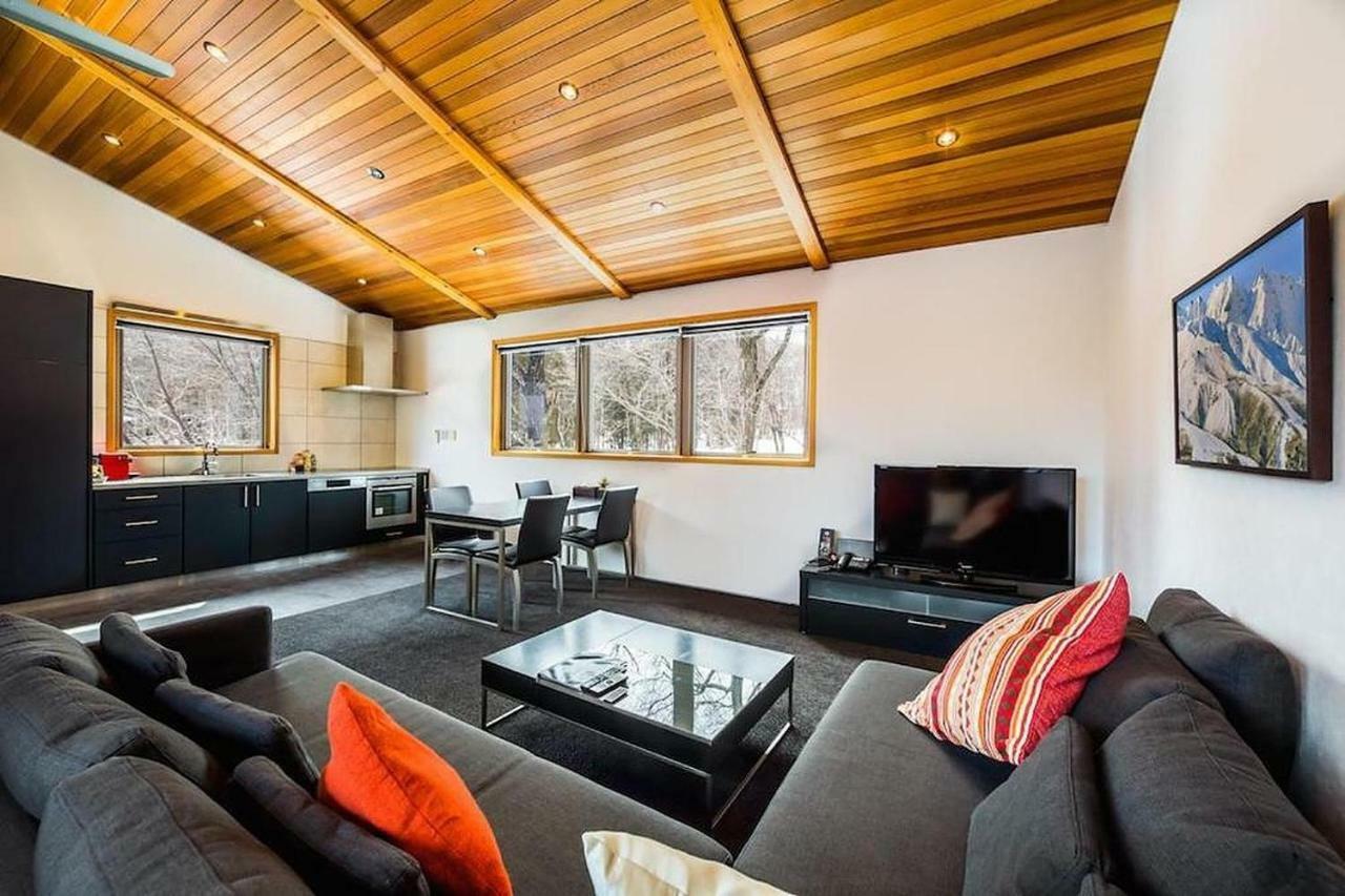 Chalet Phoenix By Hhg *